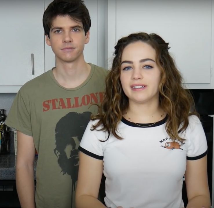 Mary Mouser has allegedly broken up with her boyfriend Brett Pierce.