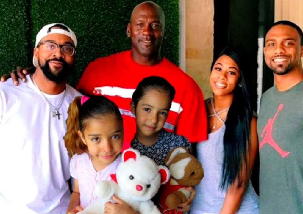 Michael Jordan with his kids.