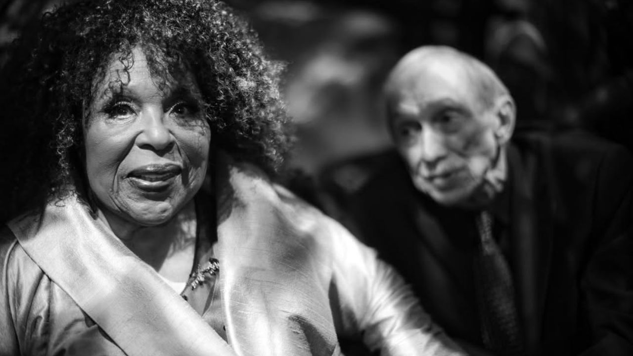 Roberta Flack married her jazz bassist husband Steve Novosel in 1966, but their marriage ended in divorce in 1972.