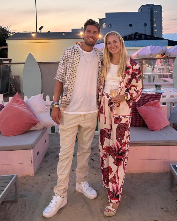 Cameron Norrie is dating his girlfriend, Louise Jacobi.