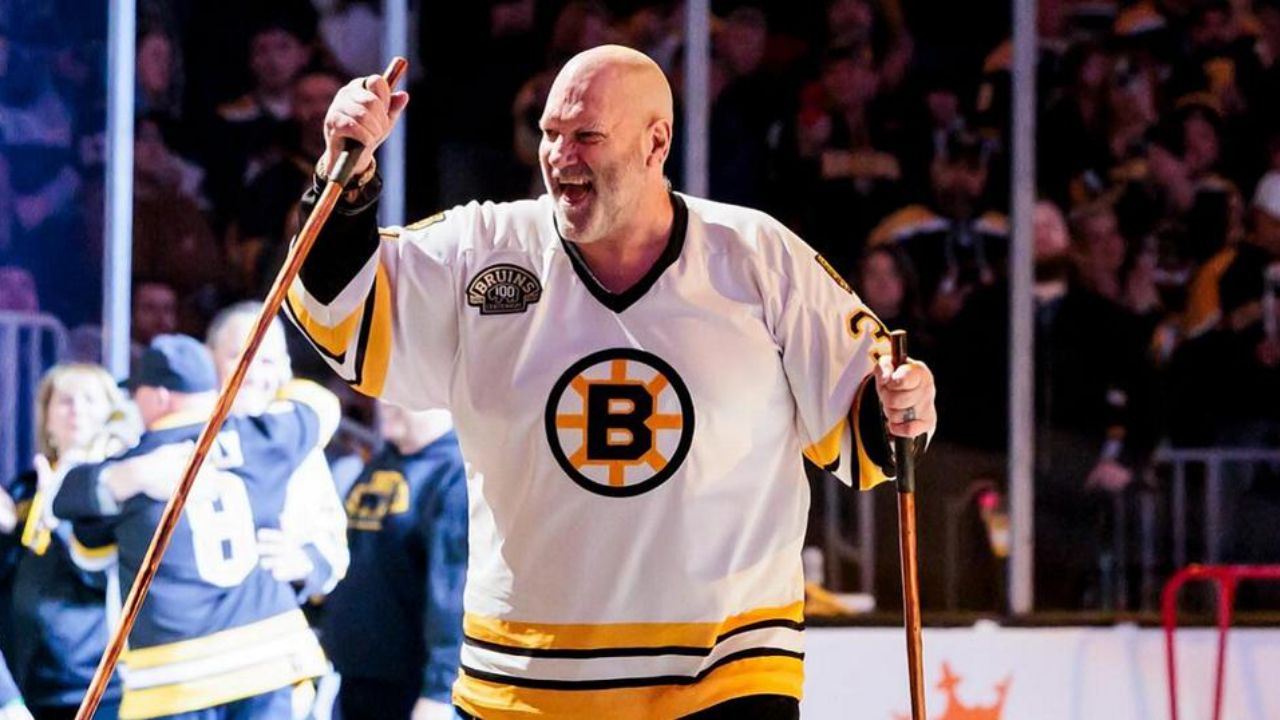 Lyndon Byers' net worth was $2-4 million.