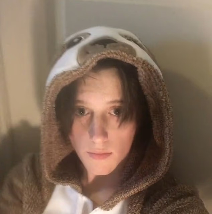 Tyler Robinson's boyfriend or girlfriend: Lance Twiggs.