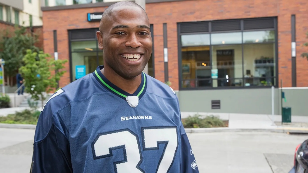 Shaun Alexander's net worth is $12 million in 2025.