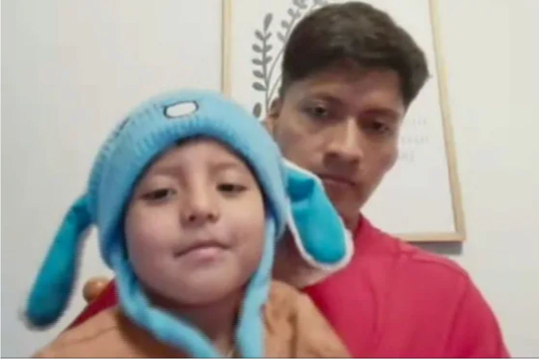 Liam Conejo Ramos with his father, Adrian Conejo Arias.