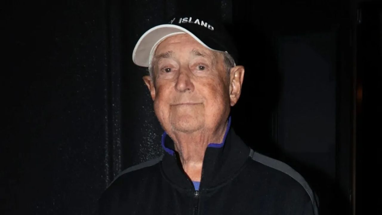 Neil Sedaka's Shocking Cause of Death & Health, Revealed
