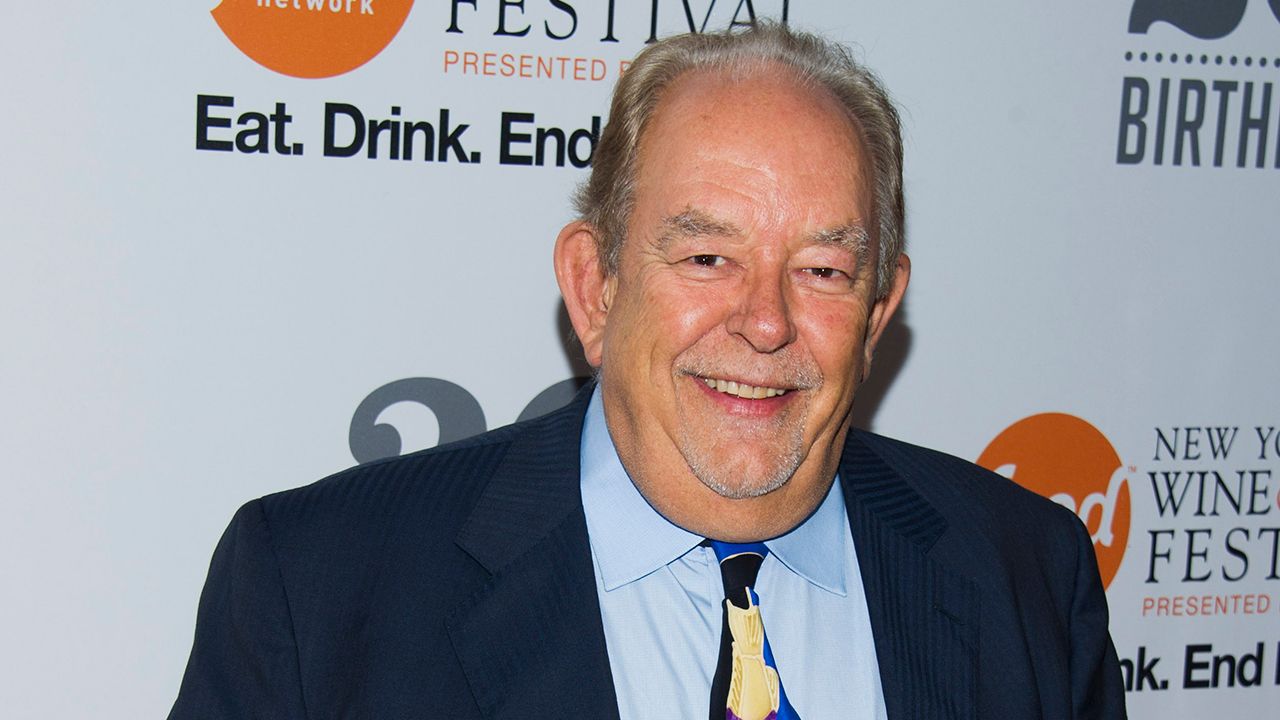 Robin Leach.