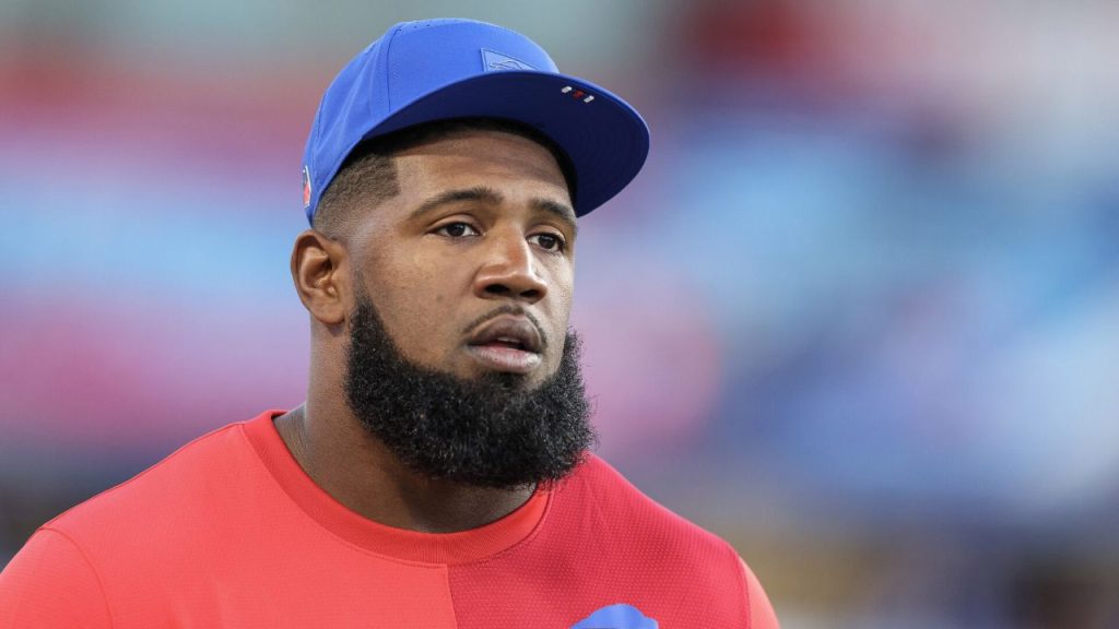 Who Is Ed Oliver's Girlfriend? All About Dymond Gladney